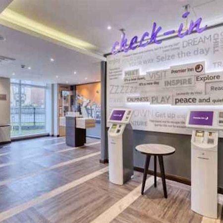 Premier Inn Peterborough City Centre Exterior foto